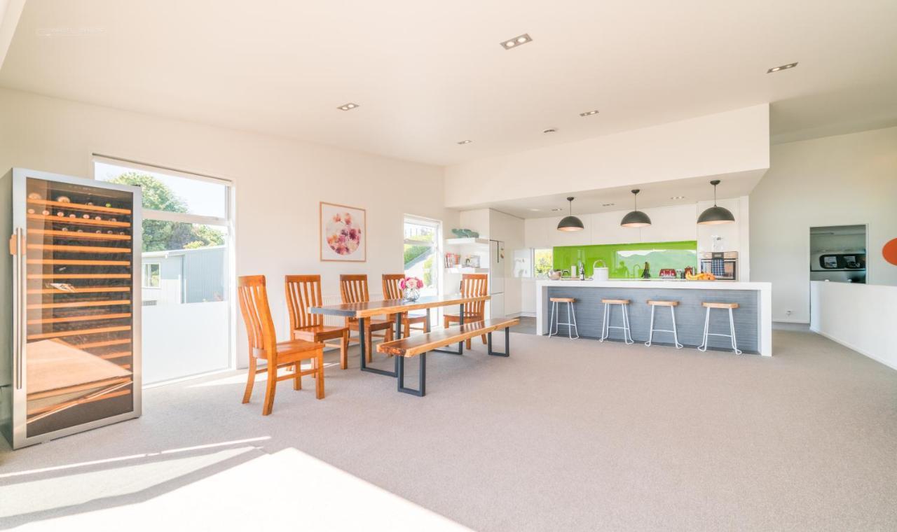 Diamond Harbour Hidden Gem Villa Christchurch Bagian luar foto